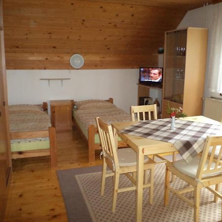 Appartamento Apartma Podlogar Golica Triglav Jesenice Esterno foto